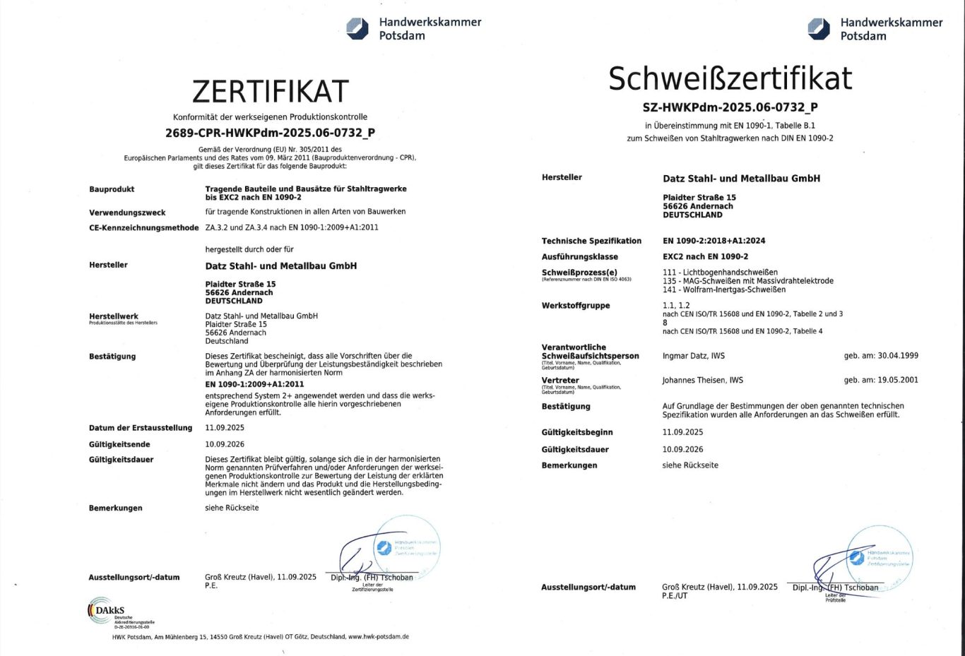 Zwei Zertifikate mit offiziellen Logos und Stempeln, Informationen zu Qualifikationen.